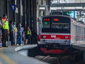 KRL Rute Rangkasbitung-Tanah Abang Kembali Normal