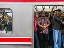 1 Juta Orang Desak-desakan di KRL Tiap Hari Kerja
