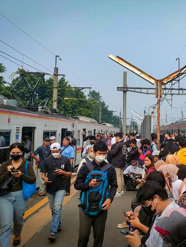 Elektrifikasi KRL Green Line Ditarget Rampung 2027