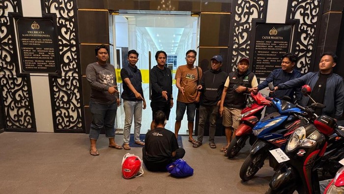 EW (49), warga Kecamatan Gurah dibekuk Polres Kediri