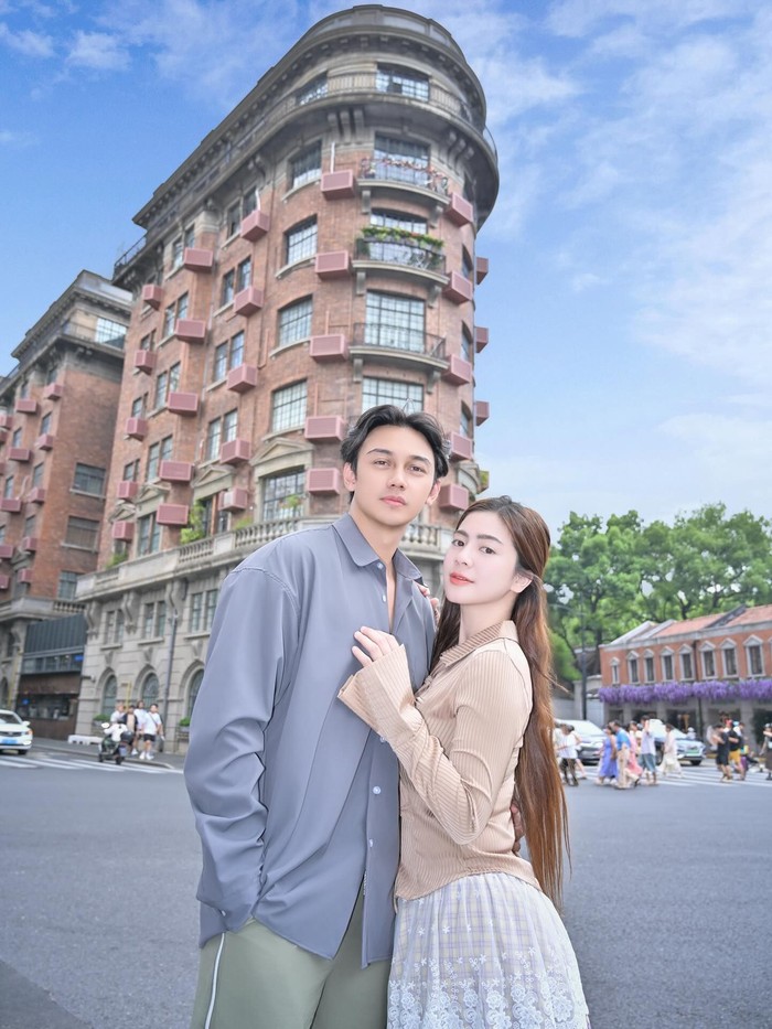 Makin Romantis! Potret Felicya Angelista dan Caesar Hiro saat Dinner