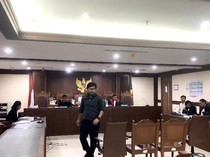 Ferry Irwandi Jadi Saksi Meringankan Terdakwa Kasus Timpa Teks Terkait Demo