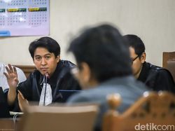 Ferry Irwandi Jadi Saksi Sidang UU ITE, Sebut Timpa Teks Sudah Jadi Budaya Media Sosial