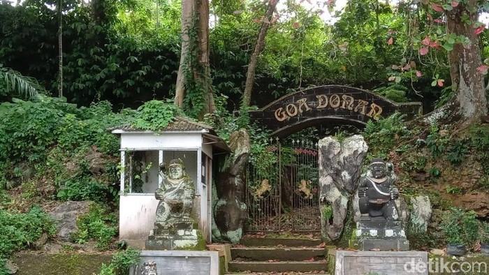 Goa Donan di Pangandaran.