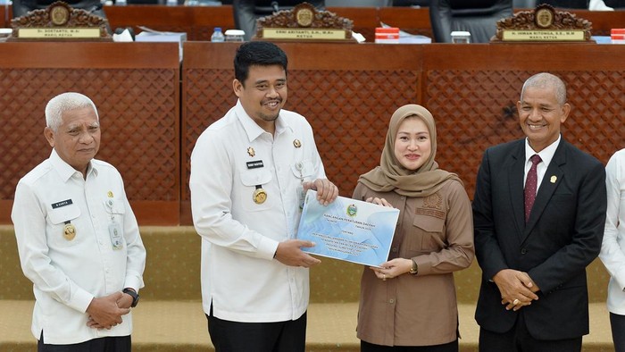 Gubernur Sumatera Utara (Sumut) Muhammad Bobby Afif Nasution menyampaikan Rancangan Peraturan Daerah (Ranperda) tentang Pertanggungjawaban Pelaksanaan APBD Tahun Anggaran 2025.