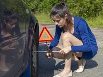 Studi: Gen Z Paling Nggak Bisa Dipercaya soal Ganti Ban Mobil