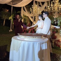 Sean Ivan sendiri diketahui merupakan adik kandung Irish Bella. Sean pernah menjadi wali nikah Irish Bella dengaan mantan suaminya, Ammar Zoni. Foto: Instagram/@_irishbella_