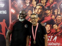 Momen Reuni Aji Santoso dan Jacksen F Tiago di Stadion Gelora Delta