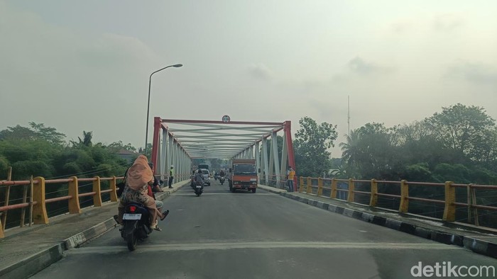 Kondisi Jembatan Sungai Serayu Banyumas yang sudah dibuka kembali setelah ditutup sejak pertengahan Bulan Juni, Senin (6/7/2026).