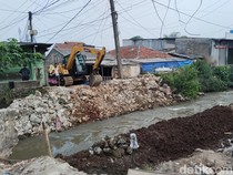 Jembatan Rusak di Cipayung Depok Mulai Diperbaiki
