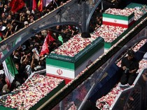 Air Mata Palsu, Tudingan Trump ke Pelayat yang Banjiri Pemakaman Khamenei