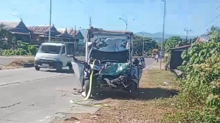 Kecelakaan horor melibatkan mobil pikap dan truk Hino di Kabupaten Barru, Sulawesi Selatan (Sulsel).