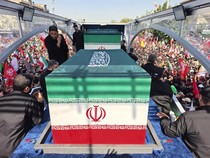 Ribuan Pelayat Padati Teheran Saat Prosesi Pemakaman Ayatollah Ali Khamenei