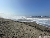 Tumpahan Batu Bara Racuni Laut Pangandaran, Nelayan Tuntut Ganti Rugi