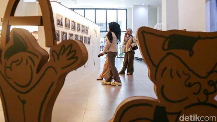 Kekayaan budaya Indonesia hadir dari sudut pandang yang berbeda dalam pameran fotografi Awan Cerah 2026 di Taman Ismail Marzuki (TIM), Jakarta. Melalui bidikan kamera anak-anak dan remaja berusia 6 hingga 16 tahun, berbagai potret budaya Nusantara ditampilkan dalam 1.143 karya fotografi yang mengajak pengunjung melihat budaya dari perspektif generasi muda.