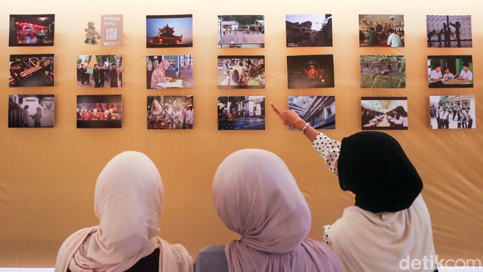 Kekayaan budaya Indonesia hadir dari sudut pandang yang berbeda dalam pameran fotografi Awan Cerah 2026 di Taman Ismail Marzuki (TIM), Jakarta. Melalui bidikan kamera anak-anak dan remaja berusia 6 hingga 16 tahun, berbagai potret budaya Nusantara ditampilkan dalam 1.143 karya fotografi yang mengajak pengunjung melihat budaya dari perspektif generasi muda.
