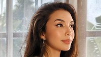 Manohara mengakui saat ini dirinya tidak mempunyai pacar. Foto: Instagram @philipekarunia/ @manodelia