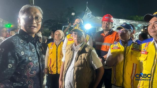 Menteri Pekerjaan Umum (PU) Dody Hanggodo melakukan blusukan di Kawasan Industri Terpadu Wilmar, Kabupaten Serang Banten pada Senin (6/7/2026). Menteri Pekerjaan Umum (PU) Dody Hanggodo melakukan blusukan di Kawasan Industri Terpadu Wilmar, Kabupaten Serang Banten pada Senin (6/7/2026). (CNBC Indonesia/Elga Nurmutia)