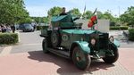 Naik Mobil Lapis Baja Klasik, Raja Charles III Kunjungi Resimen Tank Kerajaan