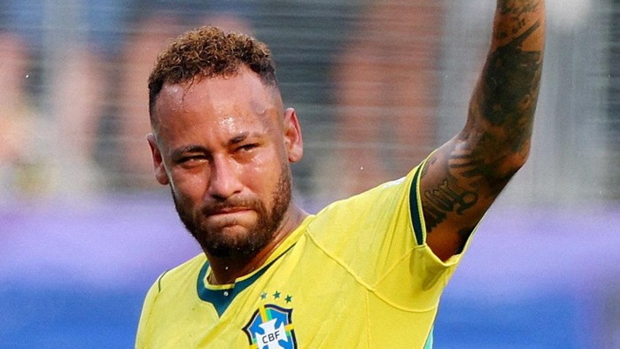 Soccer Football - FIFA World Cup 2026 - Round of 16 - Brazil v Norway - New York New Jersey Stadium, East Rutherford, New Jersey, U.S. - July 5, 2026 Brazils Neymar Jr. looks dejected as he acknowledges fans after the match as Brazil are eliminated from the World Cup REUTERS/Mike Segar TPX IMAGES OF THE DAY