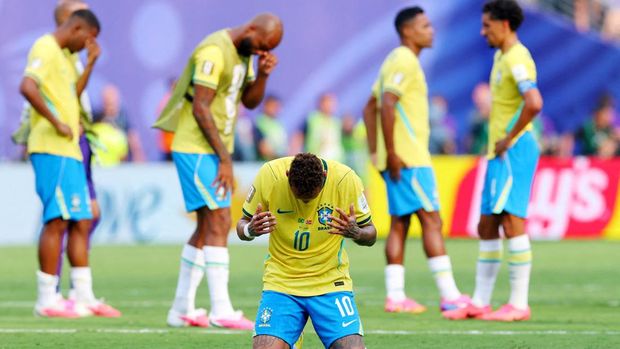 Neymar Menangis, Akhiri Karier Bersama Timnas Brasil Soccer Football - FIFA World Cup 2026 - Round of 16 - Brazil v Norway - New York New Jersey Stadium, East Rutherford, New Jersey, U.S. - July 5, 2026 Brazil's Neymar Jr. looks dejected after the match as Brazil are eliminated from the World Cup REUTERS/Mike Segar TPX IMAGES OF THE DAY