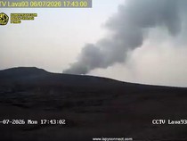 Gunung Anak Krakatau Erupsi, Muntahkan Abu Vulkanik 150 Meter