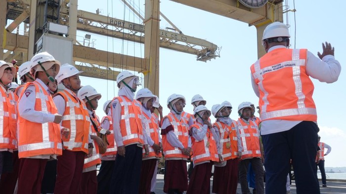 Pelindo, BNN, dan BPBD Kota Surabaya Ajak Anak Kenal Pelabuhan, Hidup Sehat, dan Siaga Bencana