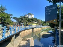 Kemarau Panggang Kolam Retensi Gedebage, Bau Tak Sedap Mulai Tercium