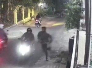 Awas! Kawanan Pengamen Sikat Motor Saat Tuan Rumah Lengah di Pasuruan