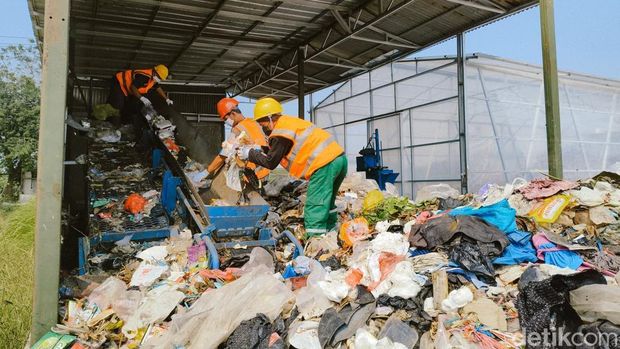 Pengelolaan sampah di BumDes Gempol Pengelolaan sampah di BumDes Gempol