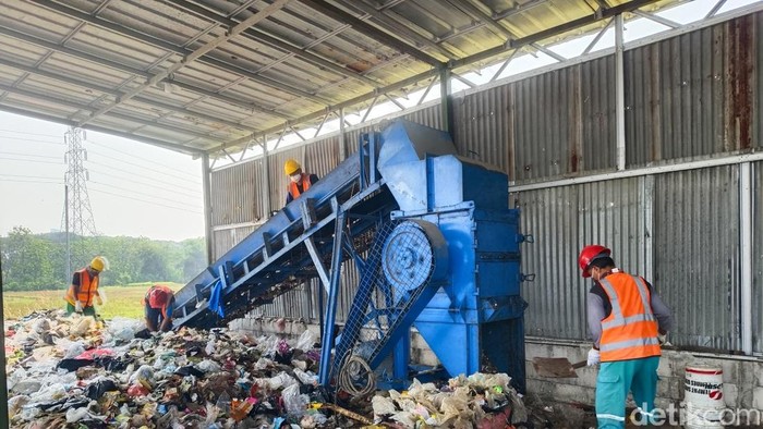 Pengelolaan sampah di BumDes Gempol