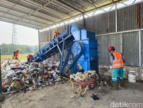 Begini Cara Warga Gempol Cirebon Ubah Sampah Jadi Cuan