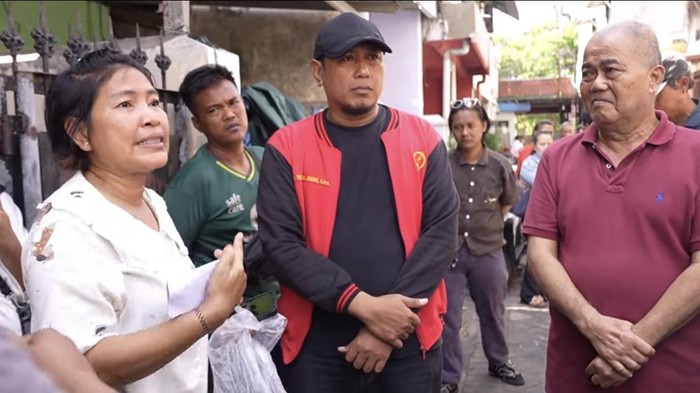 Wanita pengontrak rumah di Surabaya saat cekcok dengan pemilik.