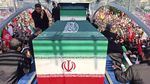 Lautan Pelayat Sambut Kedatangan Jenazah Ali Khamenei di Kota Suci Qom