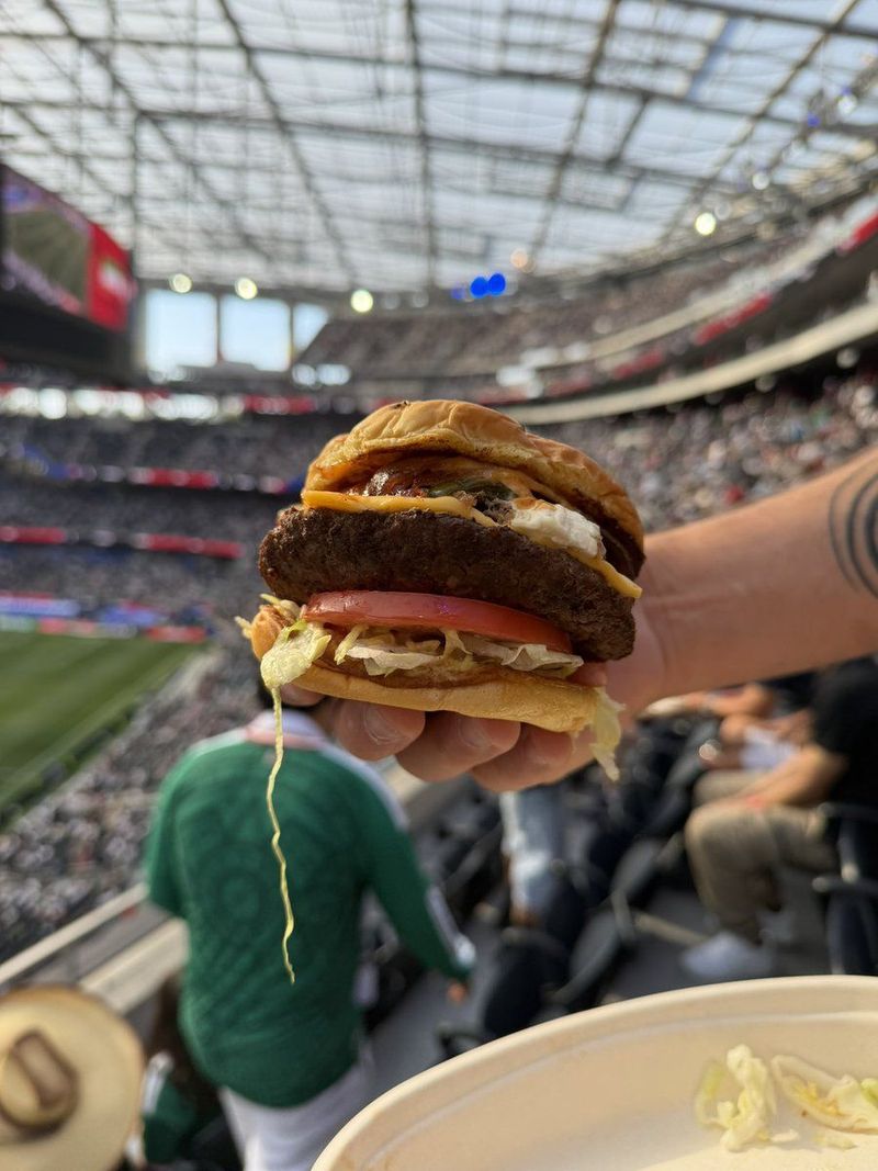 Piala Dunia 2026 Tak Cuma Soal Bola, 7 Kuliner Stadion Ini Juga Jadi Sorotan