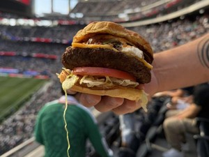 Piala Dunia 2026 Tak Cuma Soal Bola, 7 Kuliner Stadion Ini Juga Jadi Sorotan