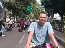 Tak Pakai Helm, Bang Jago Pemukul Pemotor di Jaksel Kena Tilang