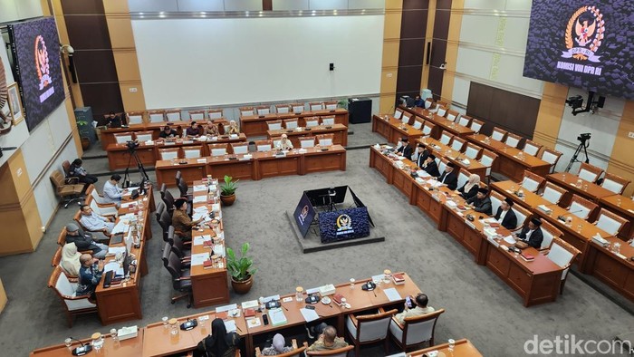 Rapat Dengar Pendapat (RDP) Komisi VIII DPR dengan Forum Komunikasi Kelompok Bimbingan Ibadah Haji dan Umrah Provinsi Jawa Barat (Dwi R/detikcom)