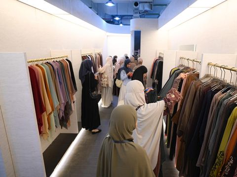 Abaya Pavilion Bazar abaya dan busana syari, Abaya Pavilion di Nirmana Falatehan, Blok M, Jakarta Selatan.