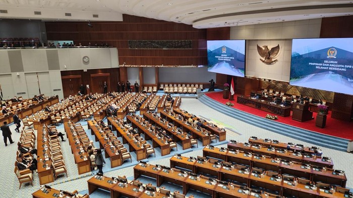 DPR RI menggelar rapat paripurna, Selasa (7/7/2026).