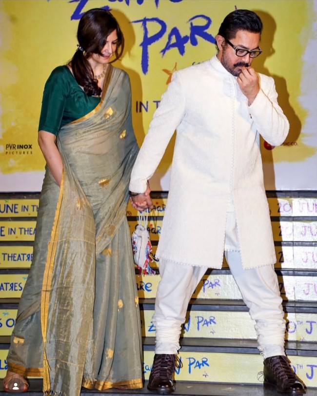 Gauri dan Aamir sebelumnya sudah berpacaran sekitar 2 tahun sebelum akhirnya memutuskan untuk menikah. Pernikahan ini menjadi yang ketiga bagi Aamir Khan setelah sebelumnya menikah dengan Reena Dutta dan Kiran Rao. Sementara bagi Gauri Spratt, ini merupakan pernikahan keduanya. Foto: Instagram/@gauri_spratt