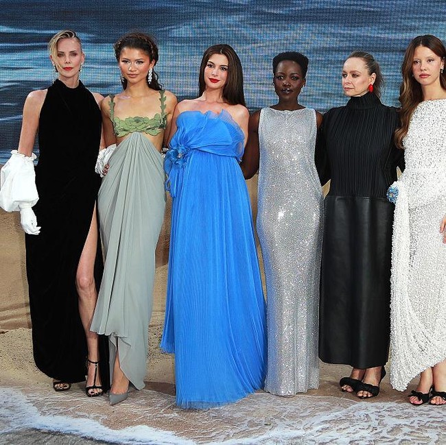 Foto: Adu Gaya Zendaya Hingga Charlize Theron di Premier The Odyssey London