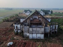 Potret Islamic Centre Bekasi Terbengkalai