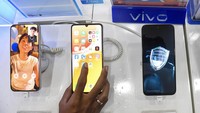 Data tersebut menunjukkan bahwa perubahan harga barang elektronik, termasuk telepon seluler, turut menjadi bagian dari dinamika inflasi. Perkembangan harga berbagai komoditas akan terus dipantau sebagai indikator kondisi ekonomi dan daya beli masyarakat. ANTARA FOTO/Muhammad Adimaja