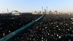 Lautan Pelayat Sambut Kedatangan Jenazah Ali Khamenei di Kota Suci Qom
