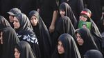 Lautan Pelayat Sambut Kedatangan Jenazah Ali Khamenei di Kota Suci Qom