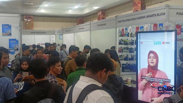 Job Fair Pemerintah kembali menggelar bursa kerja Jakarta Selatan Career Fest & Bazaar 2026 untuk mempertemukan pencari kerja dengan perusahaan yang sedang membuka lowongan. Job fair secara luring digelar pada 7-8 Juli 2026 di Gedung Nyi Ageng Serang, Setiabudi, Jakarta Selatan. (CNBC Indonesia/Ferry Sandi)