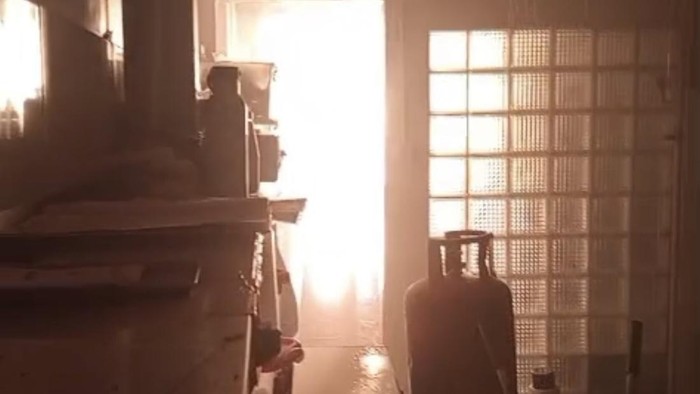 Kafe di Pontianak Terbakar Diduga Akibat Ledakan Gas, 4 Karyawan Alami Luka Bakar. (Istimewa)
