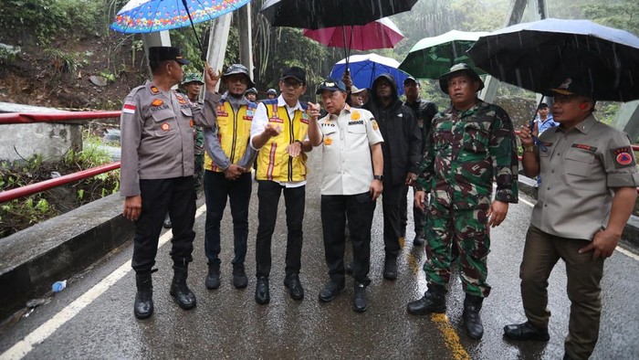 Ketua Satuan Tugas (Satgas) Percepatan Rehabilitasi dan Rekonstruksi (PRR) Pascabencana Sumatera Muhammad Tito Karnavian