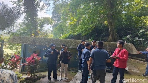 Kunjungan Panitia Khusus (Pansus) I DPRD Lombok Tengah, ke sumber mata air Aik Bone, Desa Aik Bukak, Kecamatan Batukliang Utara, pada Selasa (7/7/2026). Foto: (Edi Suryansyah/detikBali)